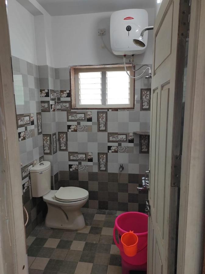 Sabari Residency Hotel Vālpārai Kültér fotó