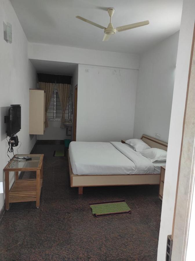 Sabari Residency Hotel Vālpārai Kültér fotó