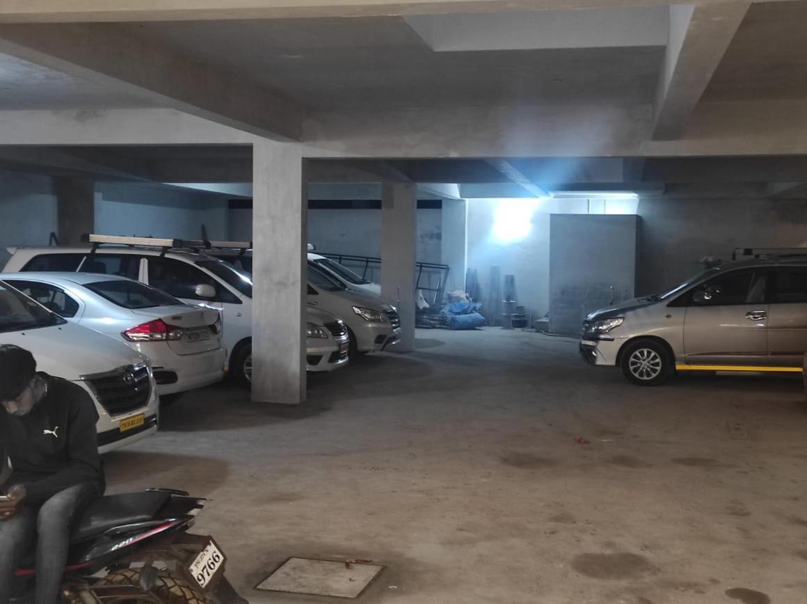 Sabari Residency Hotel Vālpārai Kültér fotó