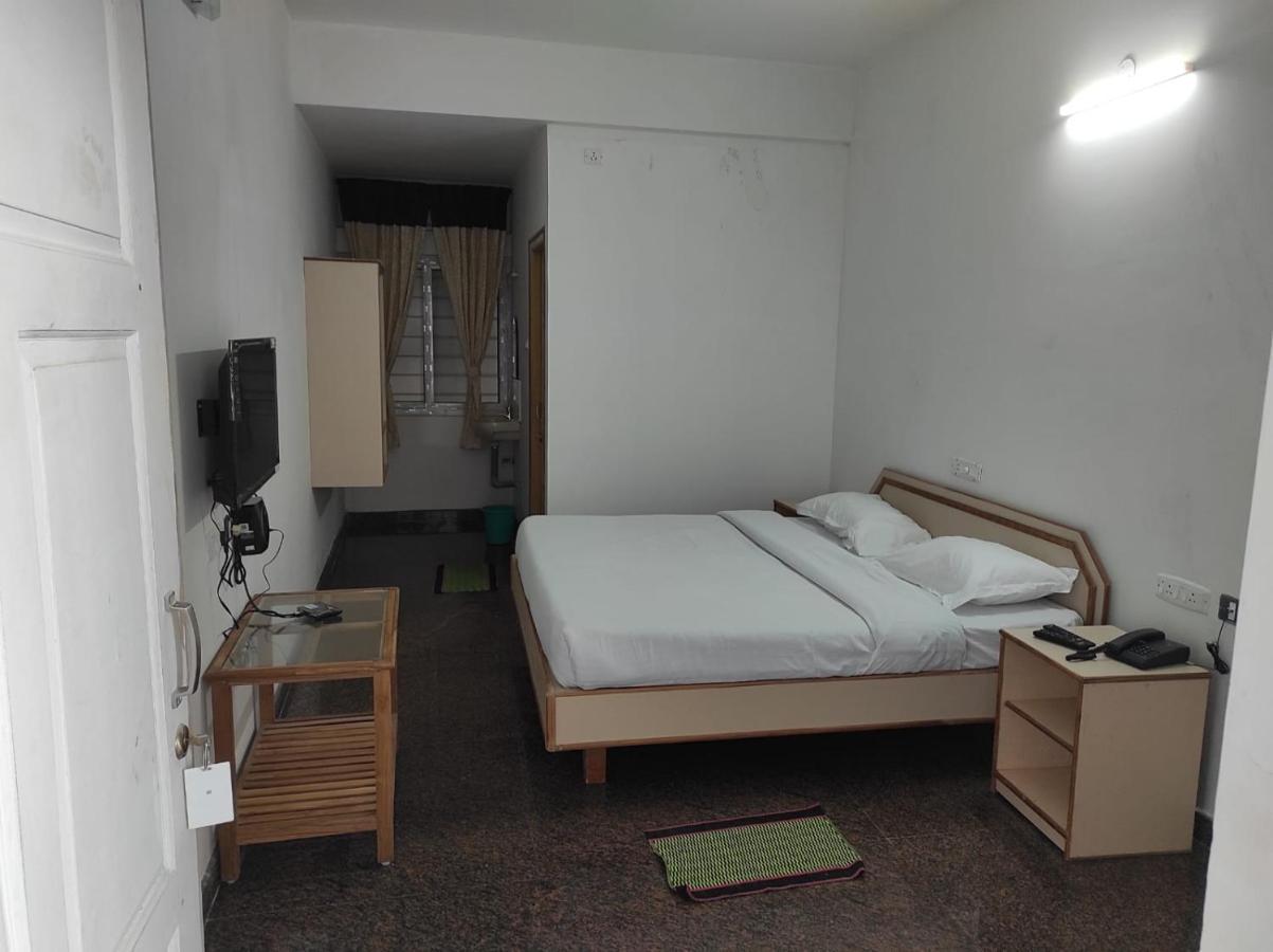 Sabari Residency Hotel Vālpārai Kültér fotó